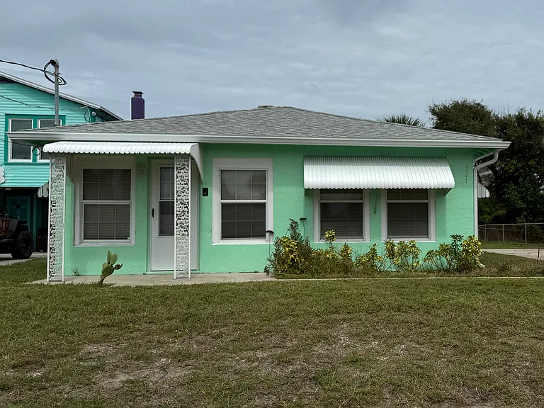 521 Mobile Ave — Photo 1