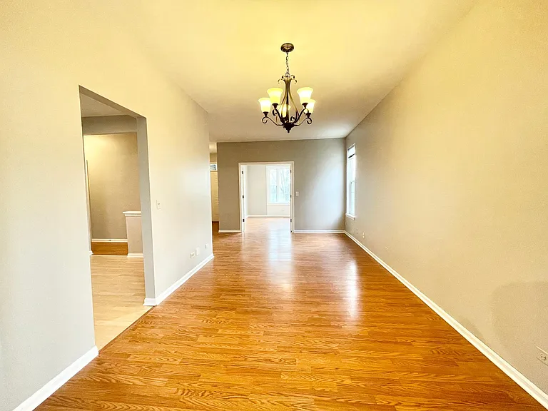 1675 McDowell Ave — Photo 5