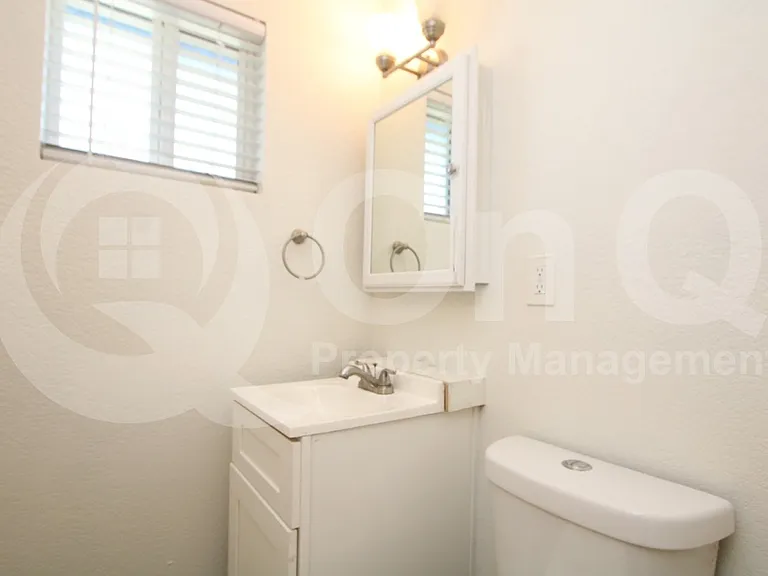 2202 W Devonshire Ave #4 — Photo 12