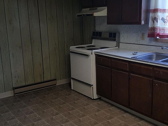 2nd image of 203 N Railroad Ave #2