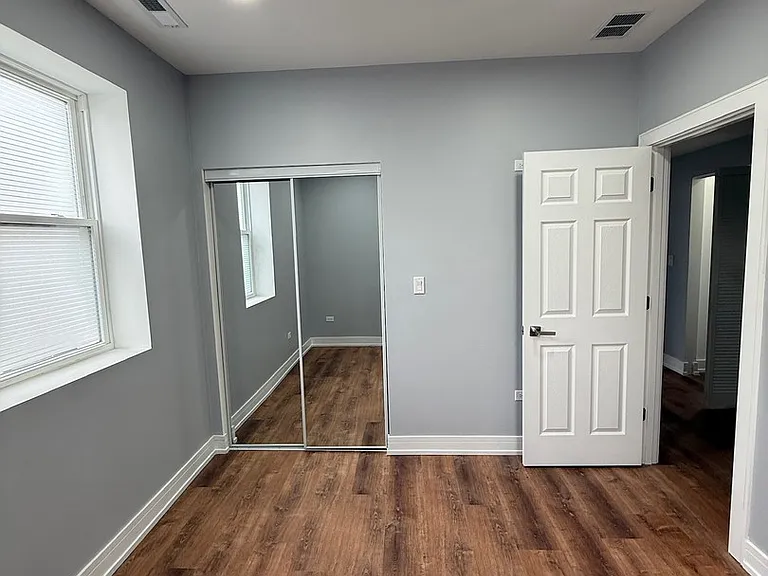 4907 W Walton St #2 — Photo 10