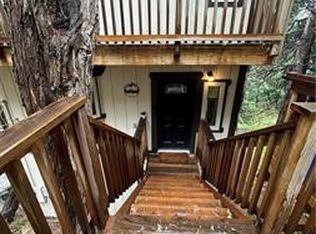 23878 Lakeview Dr, Crestline, CA 92325