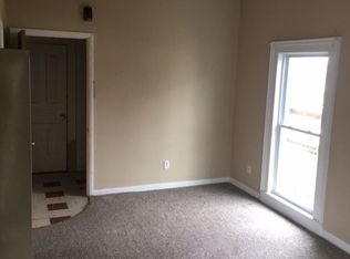 319 1/2 W Congress St, Belding, MI 48809