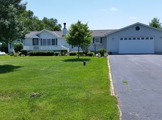 2791 Perry Rd, Steward, IL 60553