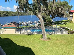 99 Broad River Place #3-302, Welaka, FL 32193