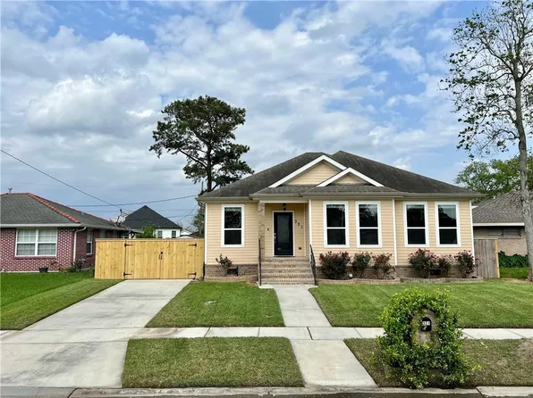 321 Livingston Ave, Arabi, LA 70032