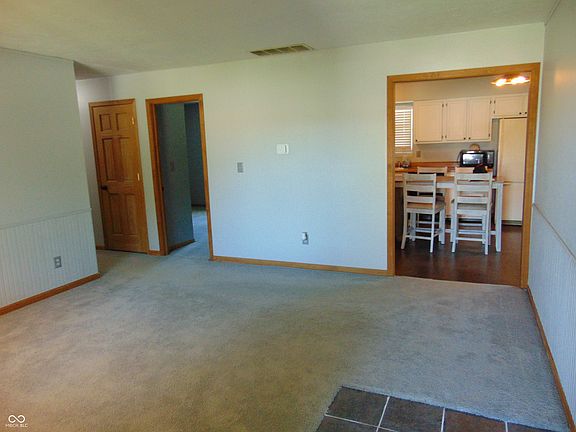 3rd image of 8218 Ehlerbrook Rd