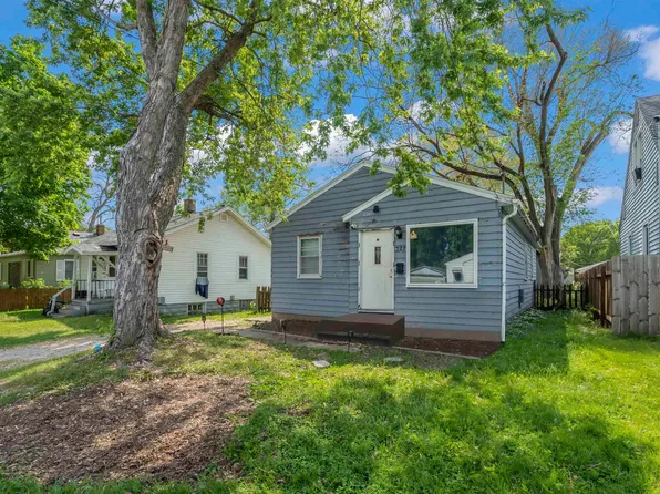 327 Idaho St, Waterloo, IA 50703