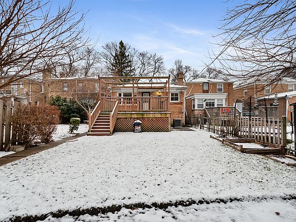 4th image of 3030 W Jarvis Ave
