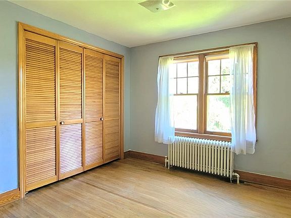 4th image of 323 Portage Rd