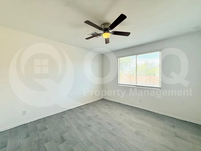 1265 E Kingman St — Photo 39