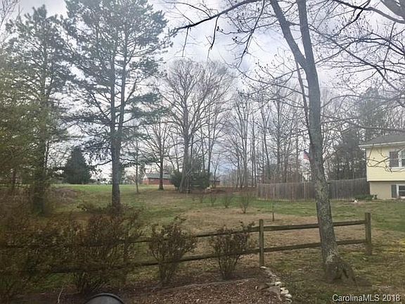 2nd image of 211 Fairfield Dr