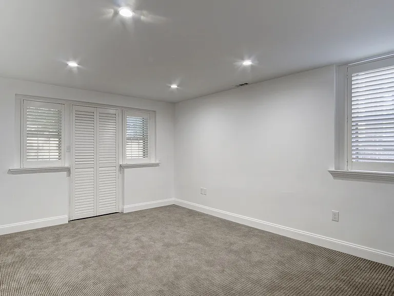 1626 Kalmia Rd NW — Photo 39