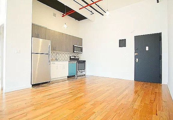 5th image of 203 McKibbin St #302
