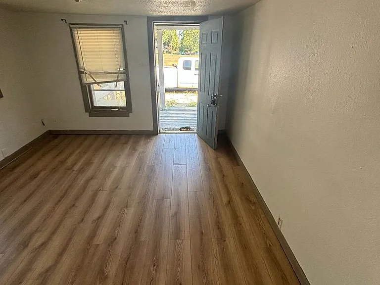 1602 Park St — Photo 3