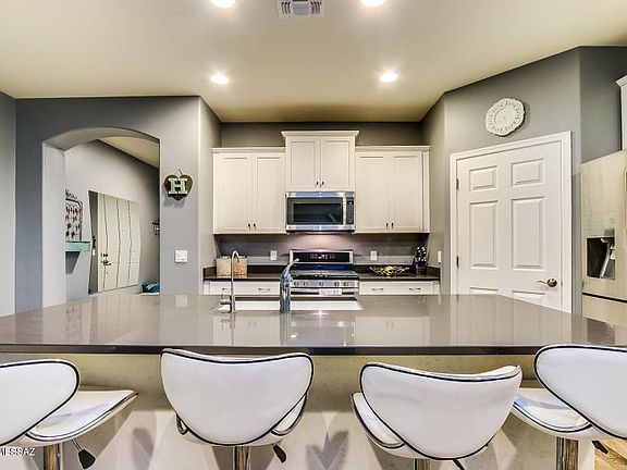 4th image of 5870 S Clonmellon Ave