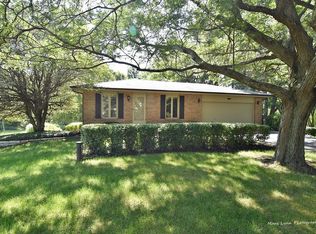 5N297 Fescue Ct, St Charles, IL 60175