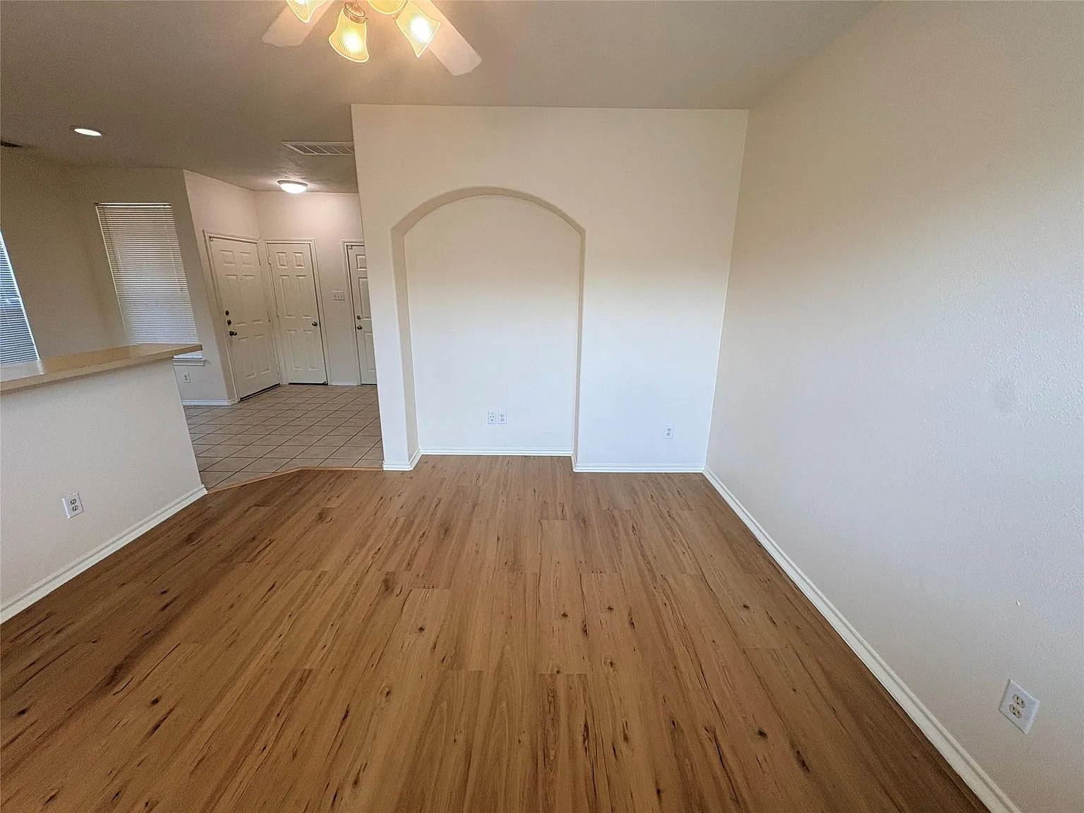 3 bed, 2.5 bath, 1569 sqft, $1,850 — Photo 3