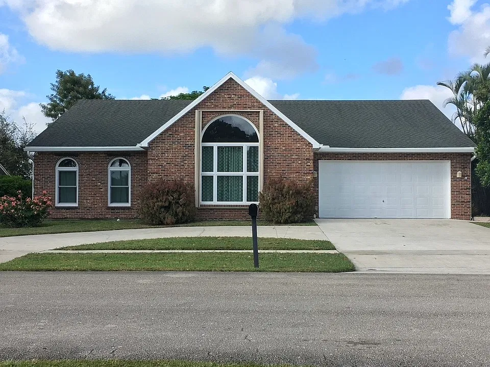 116 Rivera Ave