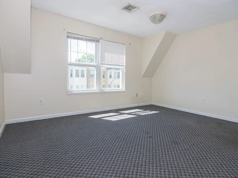 129 Glenville Ave #4 — Photo 6