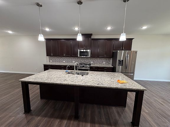 4th image of 4180 Essex Pond Way