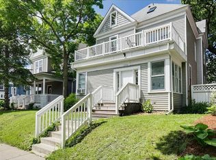 2556 Dupont Ave S, Minneapolis, MN 55405