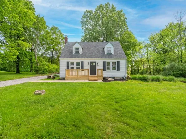 6665 Clingan Rd, Youngstown, OH 44514
