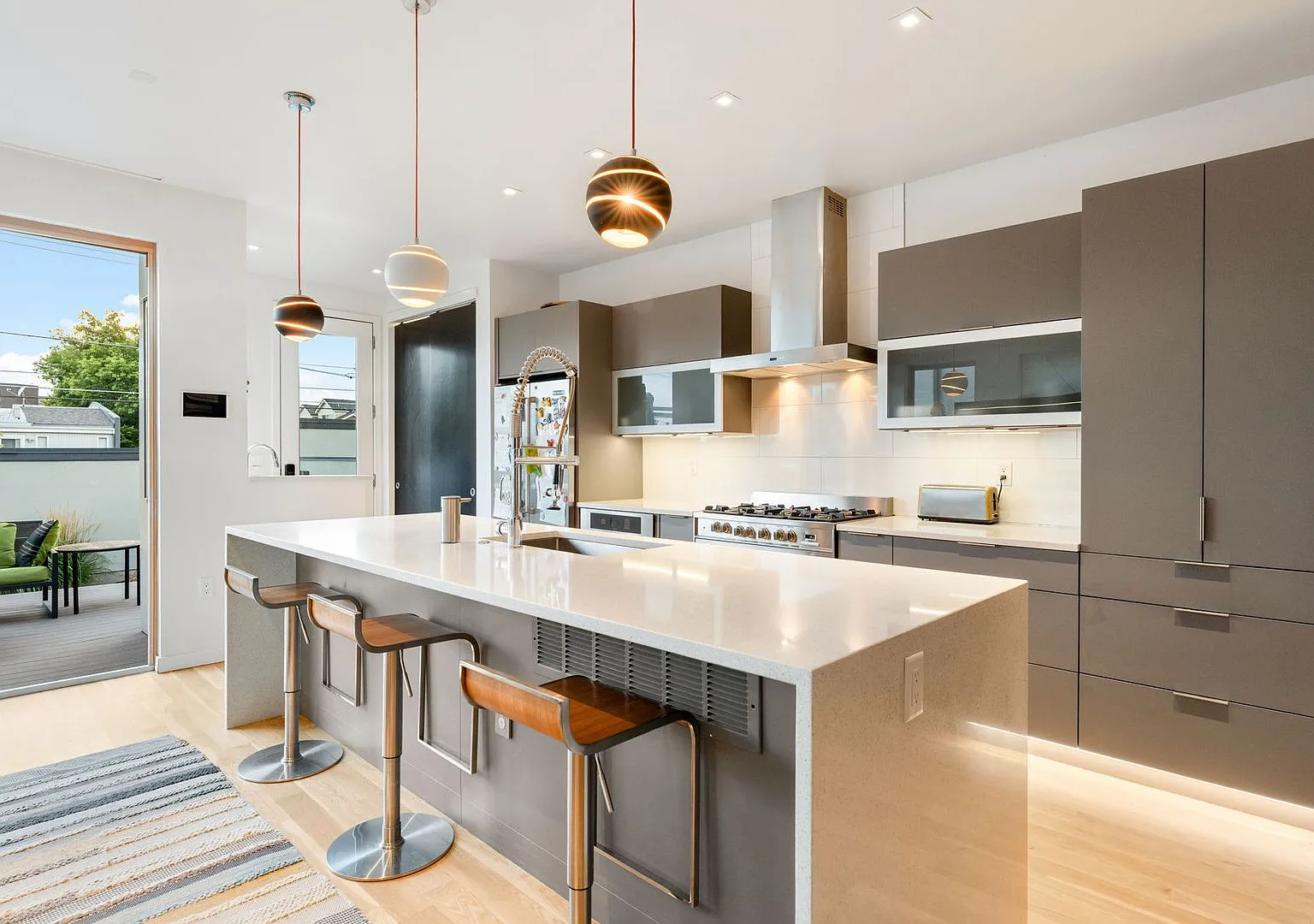 Luxury 4BD, 3.5BA Cherry Creek Home with Theater Room and Rooftop Terrace — Photo 2