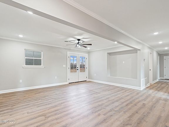4th image of 780 Salem Ave
