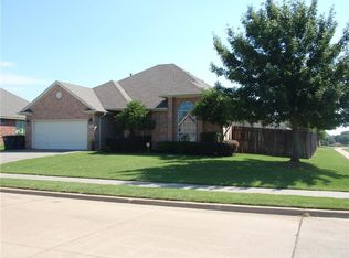 815 Meadow View Dr, Cleburne, TX 76033