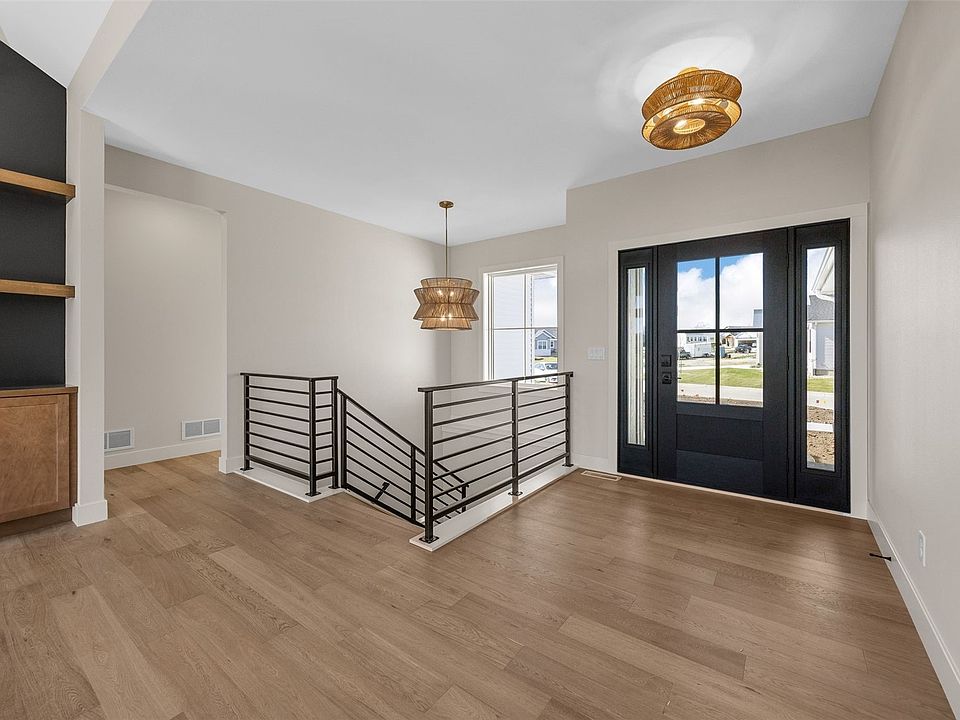 1st image of 829 Longbow Ct