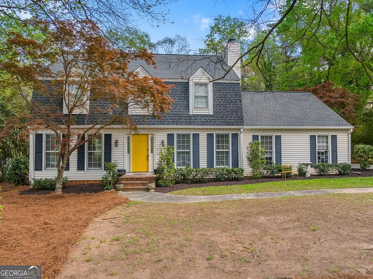 632 Holt Rd NE photo 1