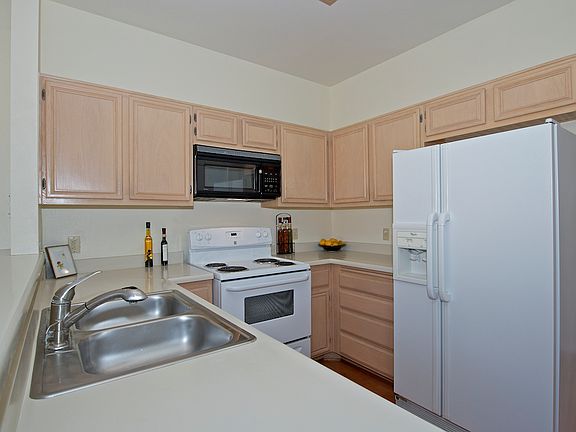 3rd image of 18535 Caminito Pasadero Unit 364
