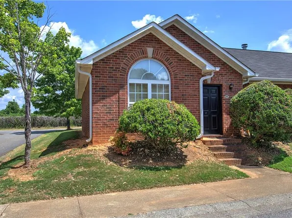 202 Mountain Chase, Cartersville, GA 30120