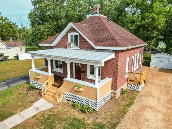 717 W State St, Mauston, WI 53948