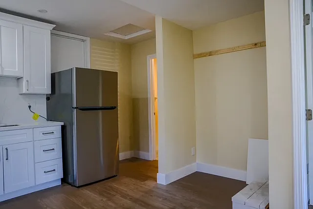 1 bed, 420 sqft, $2,200 — Photo 3