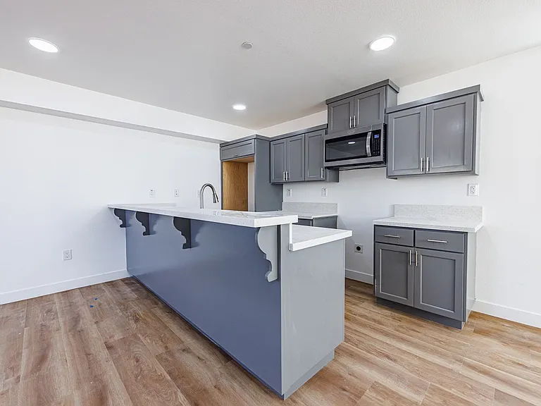 Huge 2, 3 & 4 Bed 2026 Townhomes — Photo 19