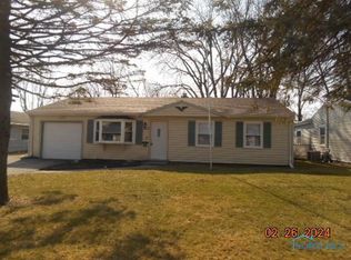 1811 E Benwick Rd, Toledo, OH 43613