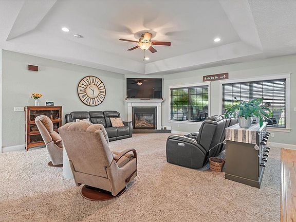 5th image of 4305 Daina Dr