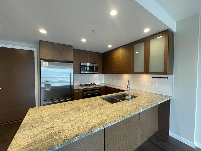 6311 Cambie St #605 — Photo 1