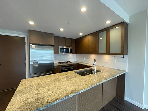 6311 Cambie St #605 Photo 1