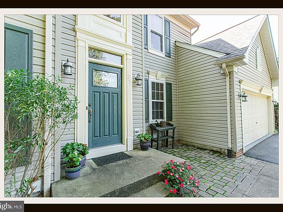 3rd image of 25 Blue Spruce Cir