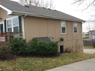 8207 Pleasant Valley Rd, Pleasant Valley, MO 64068