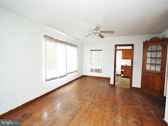 4th image of 2-2A E Milby St