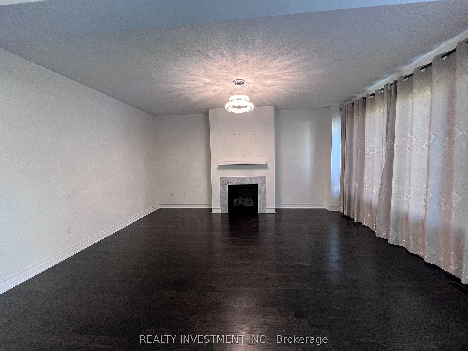 4 bed, $4,000 — Photo 2