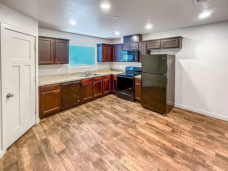 10535 Mills Rd #4B — Photo 7