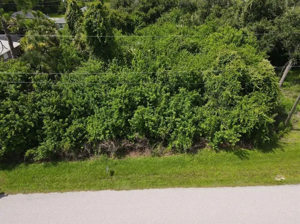392 Albatross Rd #16, Rotonda West, FL 33947