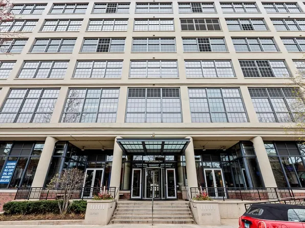 900 N Kingsbury St APT 878, Chicago, IL 60610