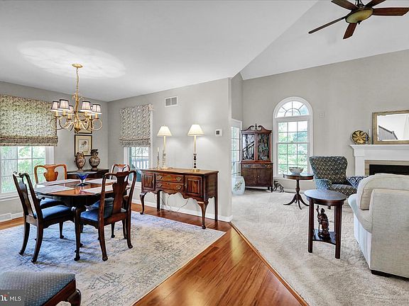 5th image of 1907 Meadow Ln