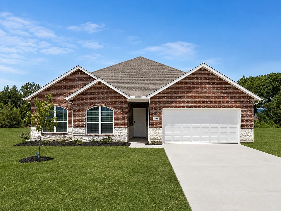 221 Royal Oak Dr